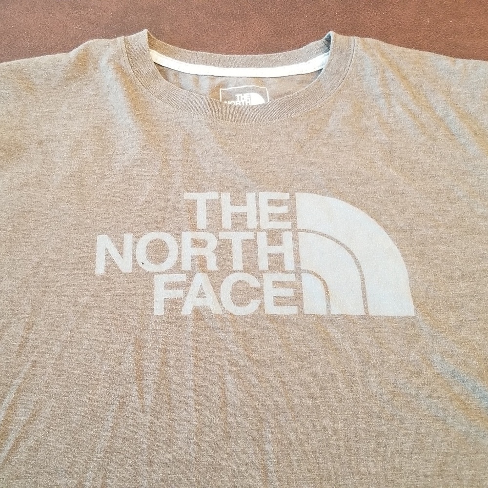 North face t shirt large brown
